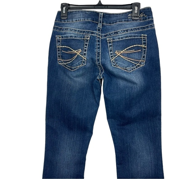 Silver Women’s SUKI Blue Jean Capris Sz 28 (5/6) Distressed Pockets Medium Wash - Picture 4 of 14